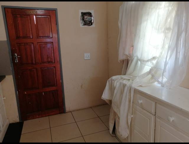 2 BEDROOM HOUSE FOR SALE IN STRETFORD